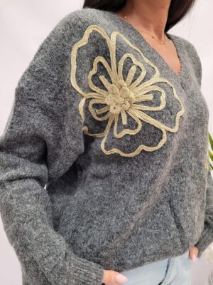 Sweter gruby kwiat szary