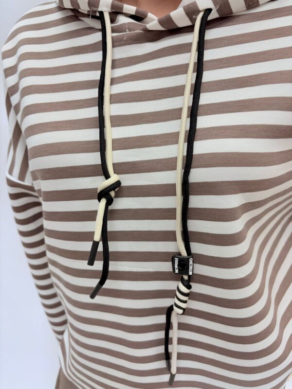 Bluza damska z kapturem paski cappuccino - obrazek 3