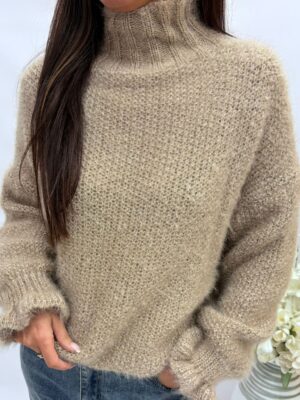 Sweter półgolf z cekinami cappuccino
