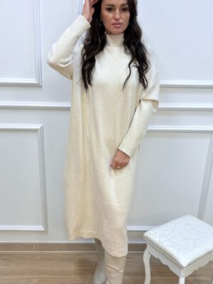 Sukienka dzianinowa półgolf- latte