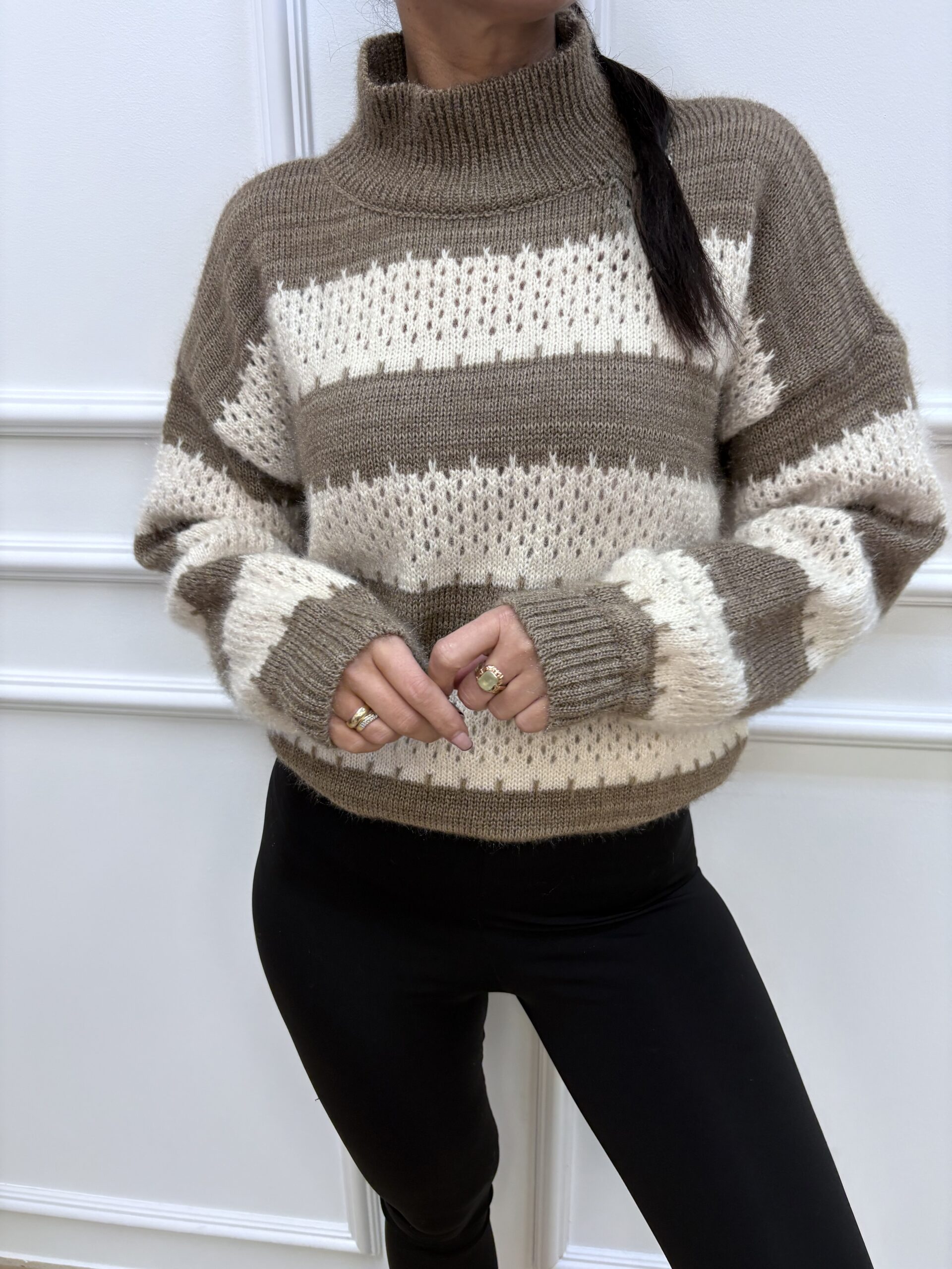 Sweter damski w beżowo-ecru pasy(2) - obrazek 3