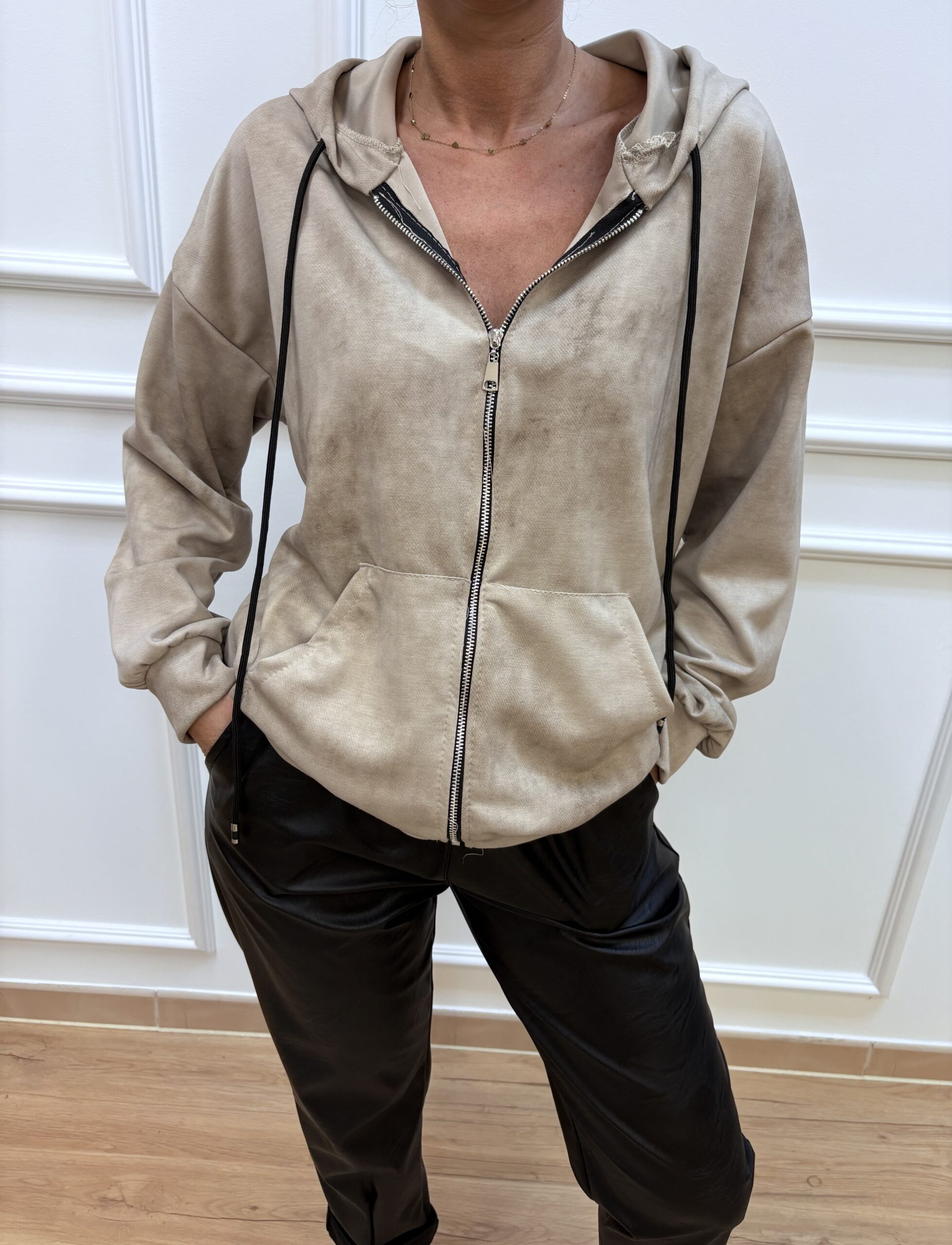 Bluza damska na zamek z kapturem - obrazek 4