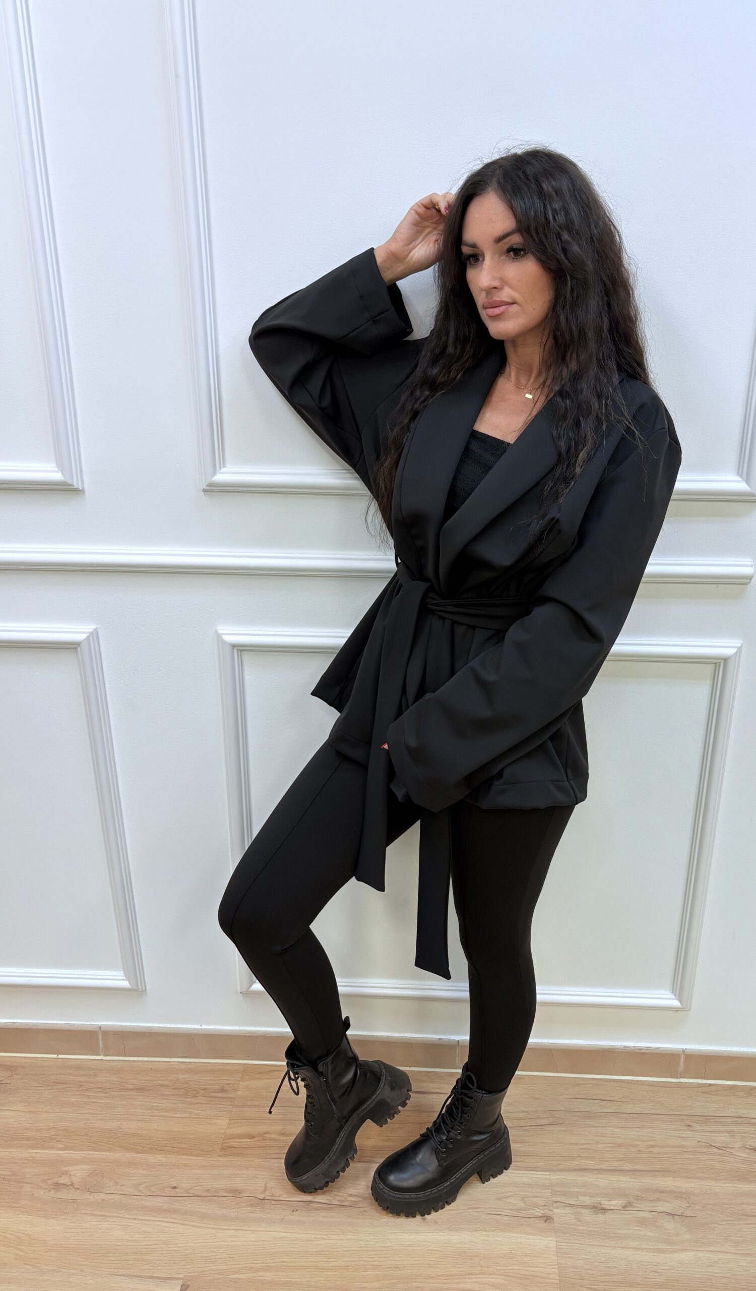 Marynarka/kimono damskie z paskiem- czarne - obrazek 3