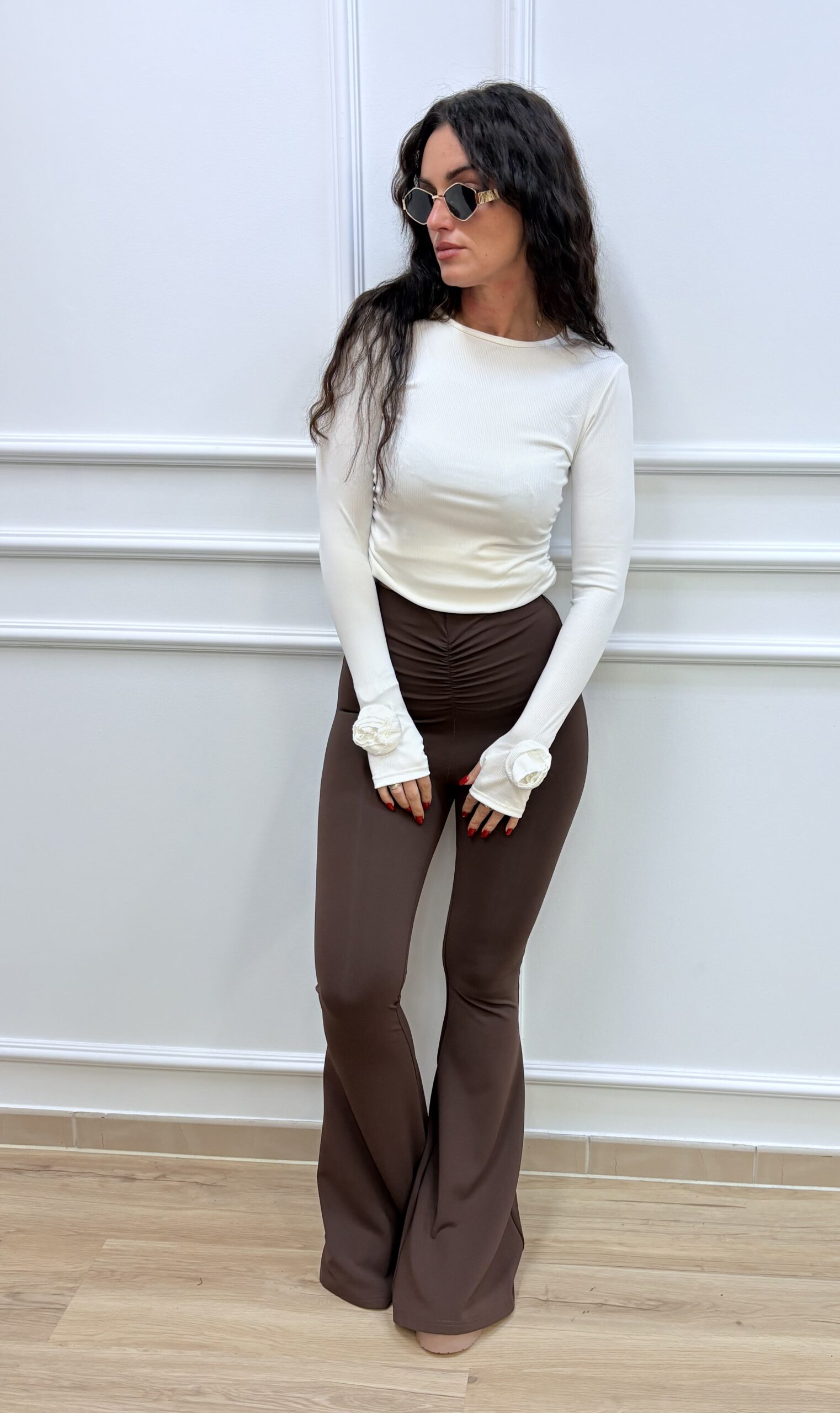 Spodnie z modelującym marszczeniem- czekoladowe - obrazek 4