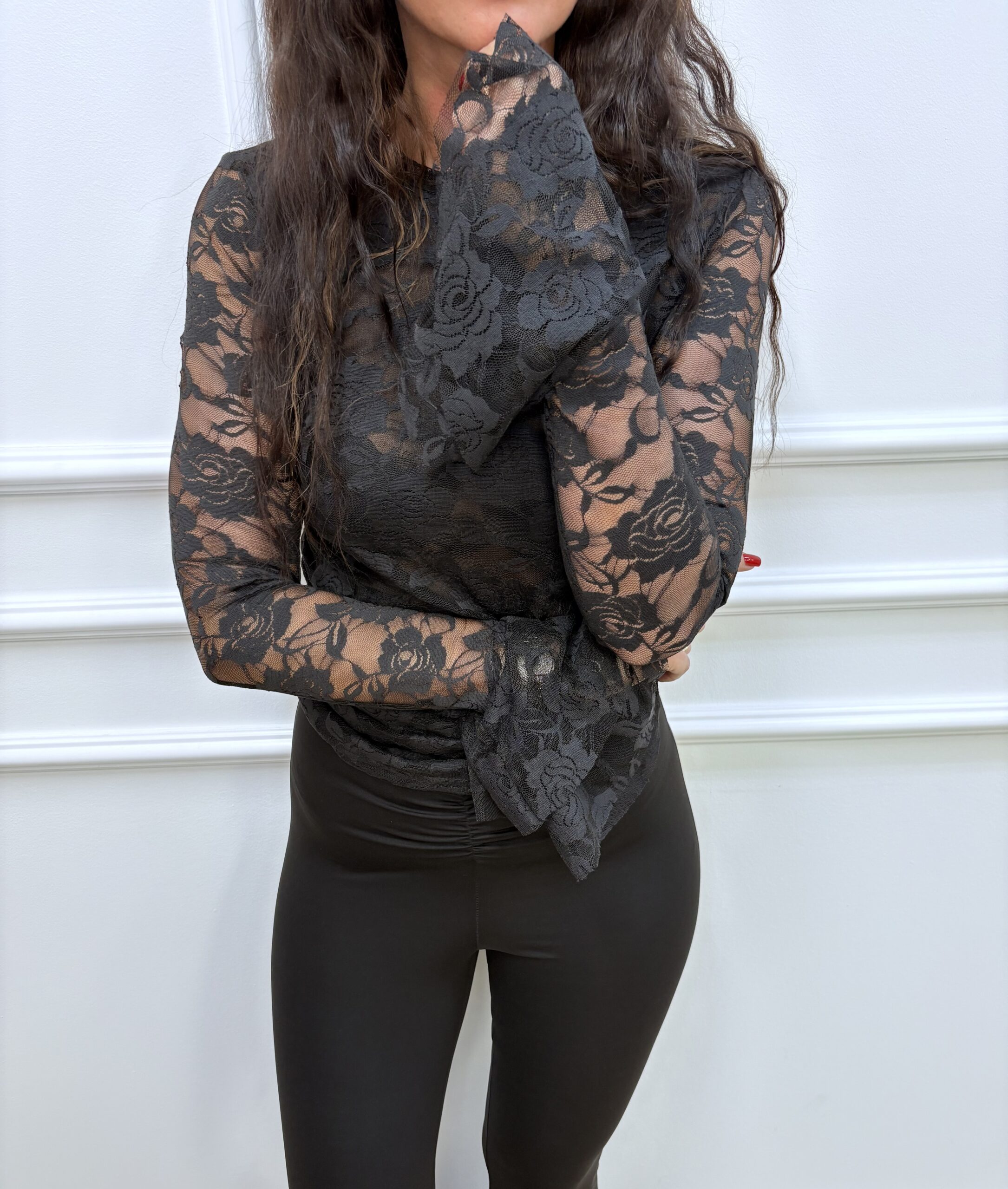 Bluzka damska koronkowa - obrazek 2