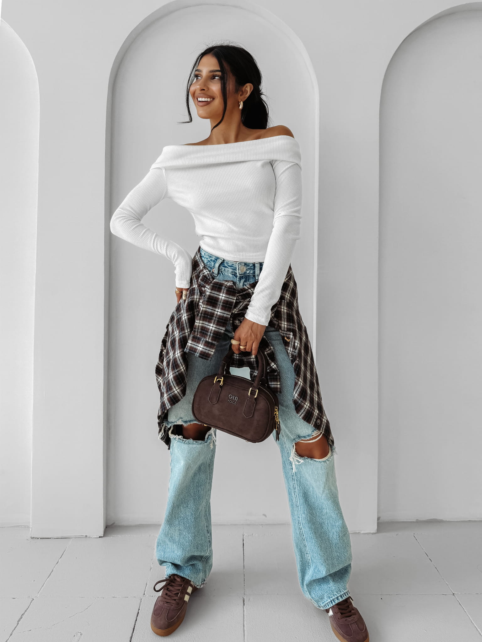 Bluzka damska OLAVOGA- biała - obrazek 2