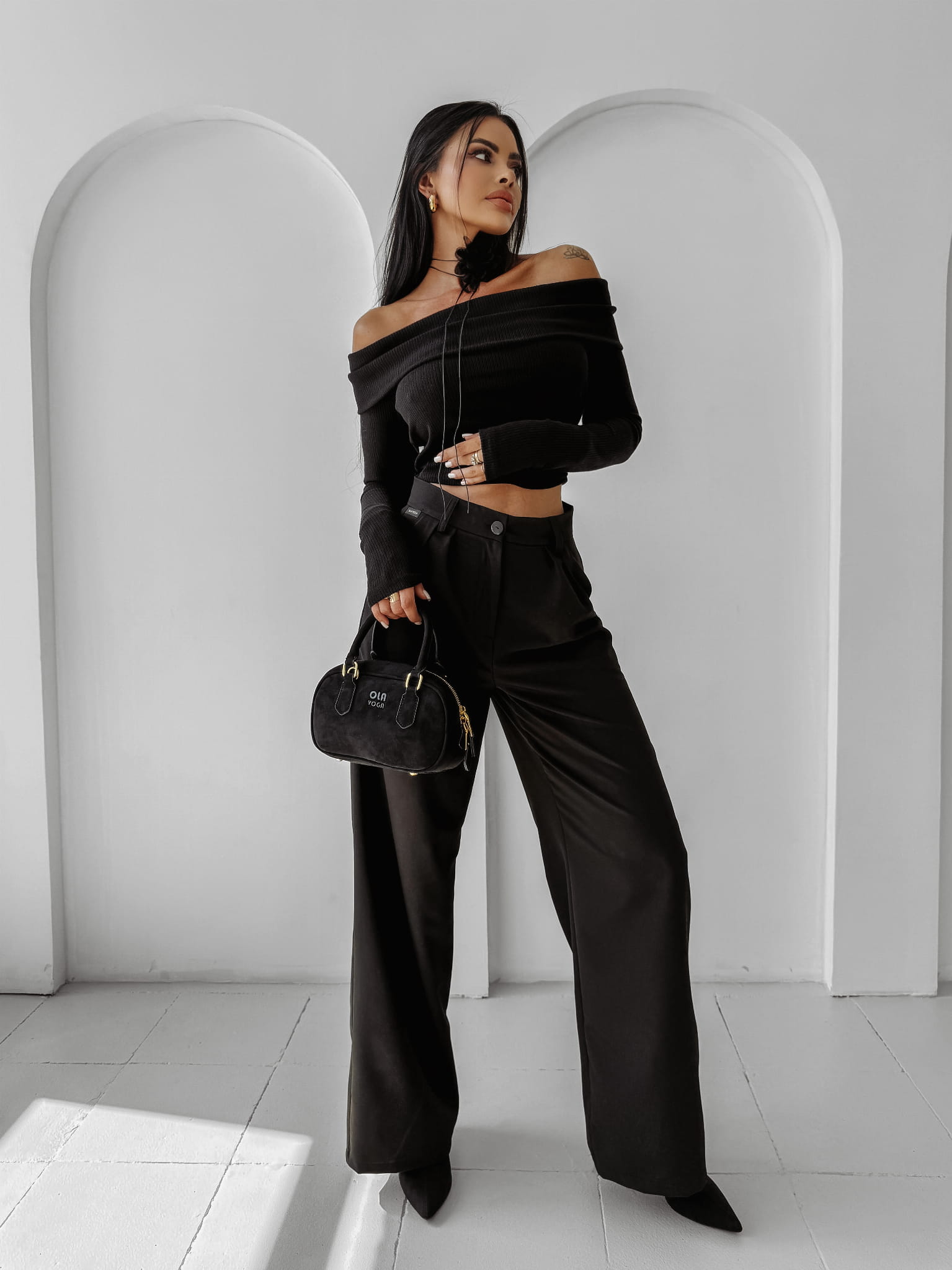 Bluzka damska OLAVOGA- czarna - obrazek 2