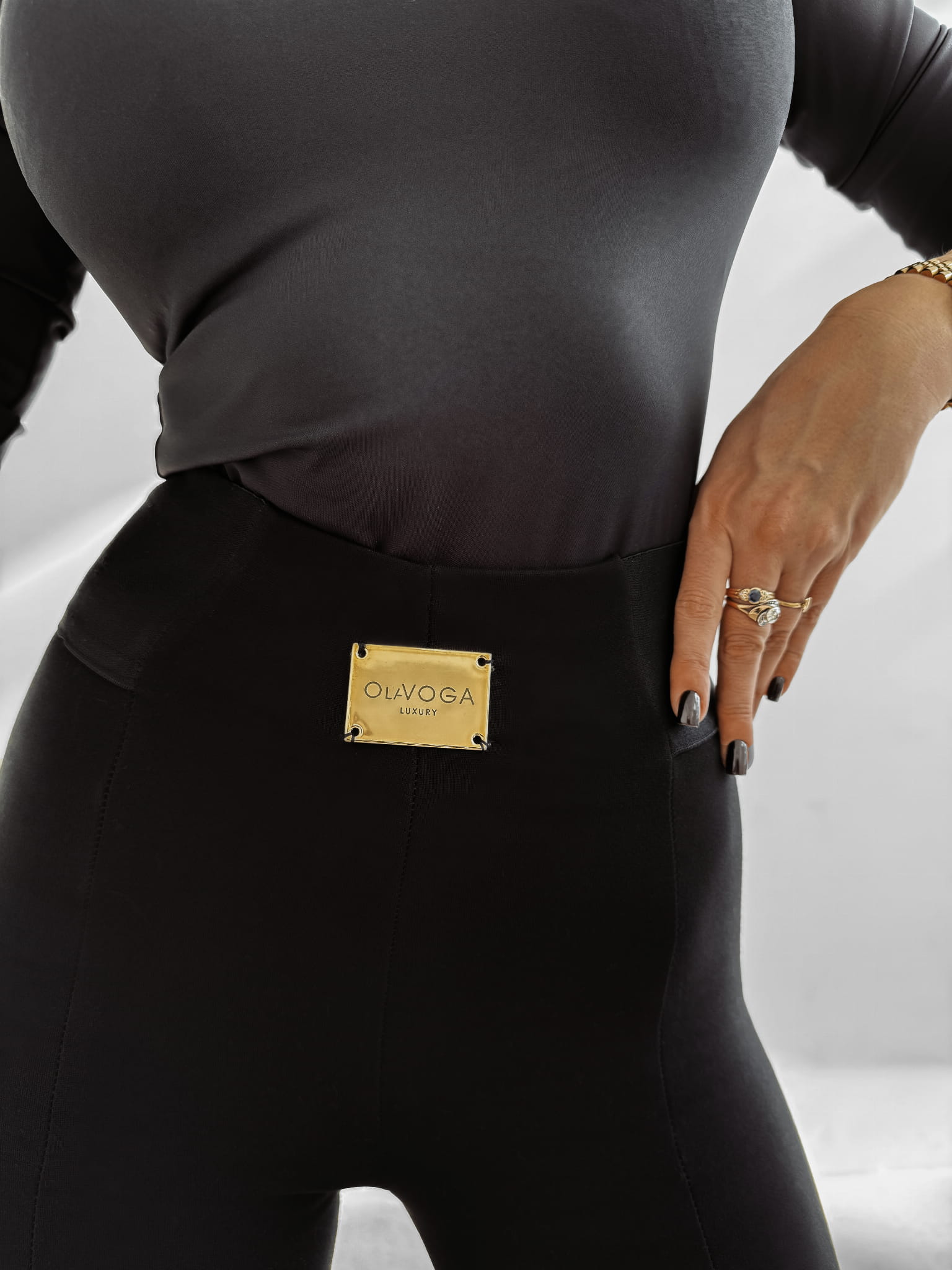 Legginsy damskie OLAVOGA VIROIA - czarne - obrazek 3