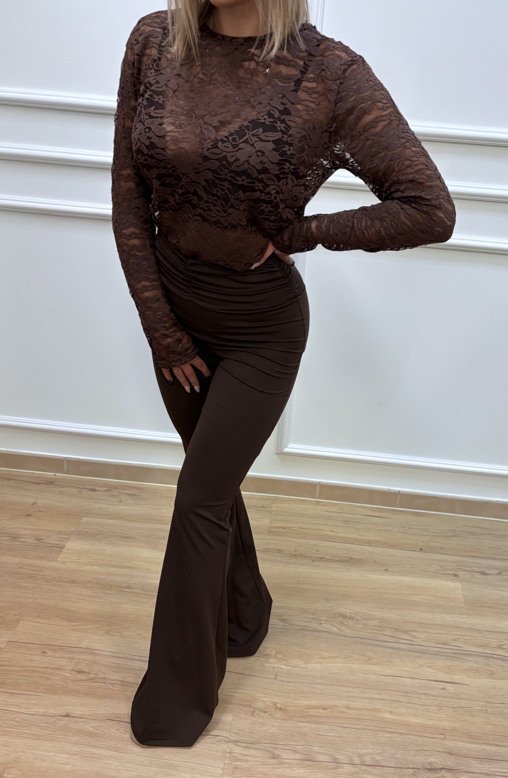 Spodnie damskie z modelującym pasem- brązowe - obrazek 3