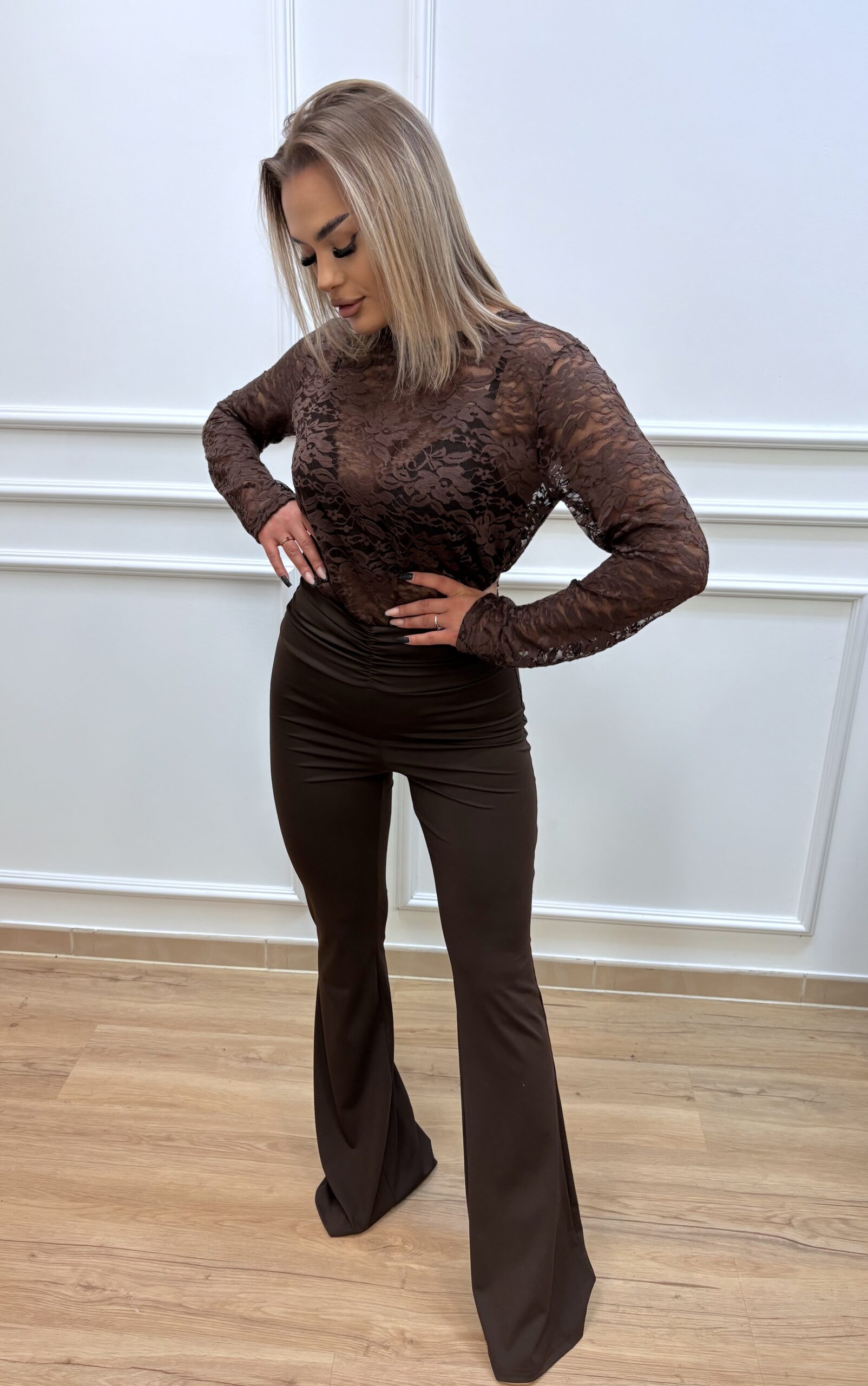 Bluzka damska koronkowa z długim rękawem- brązowa