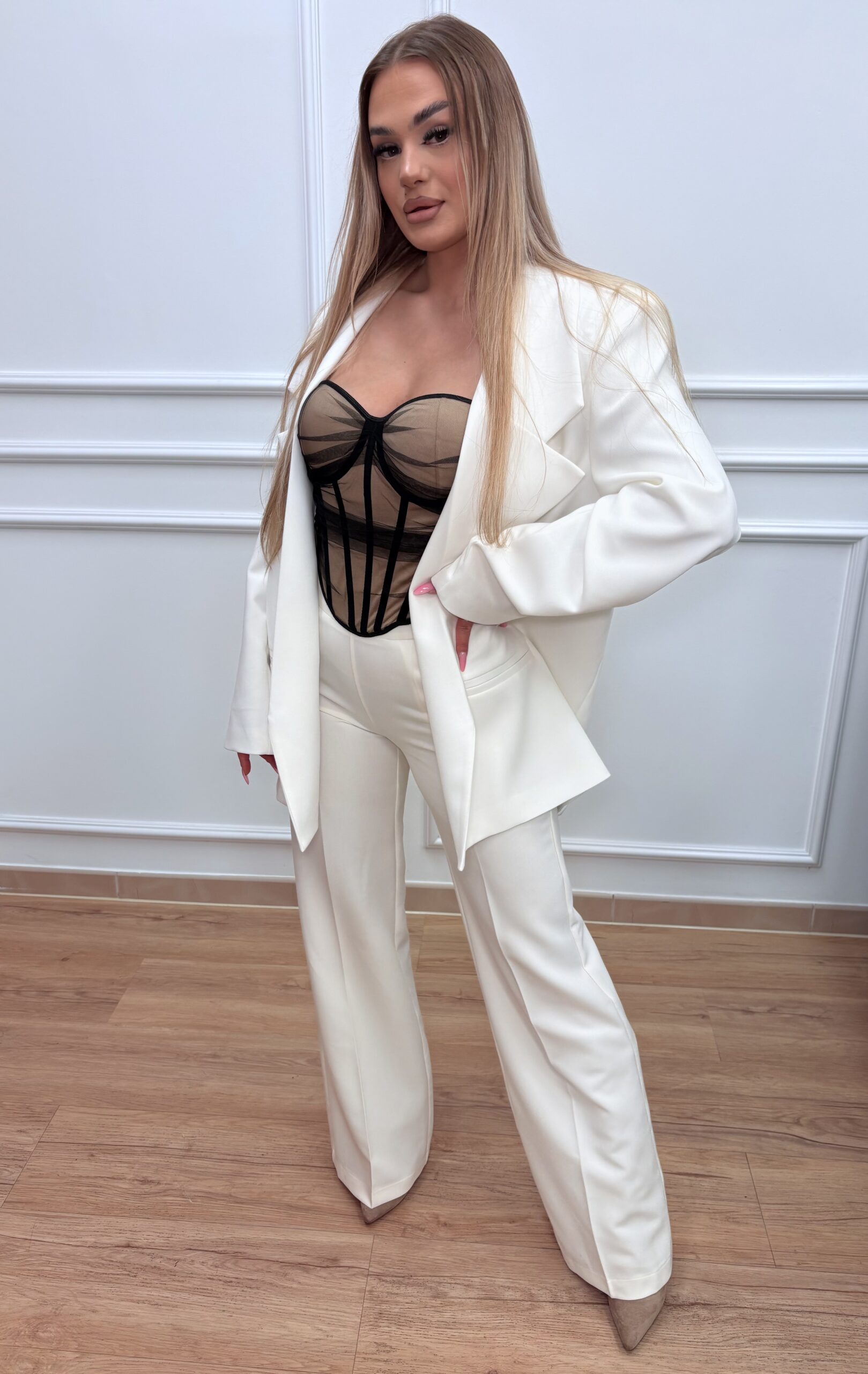 Marynarka GOSSip z wiązaniem w talii- biała