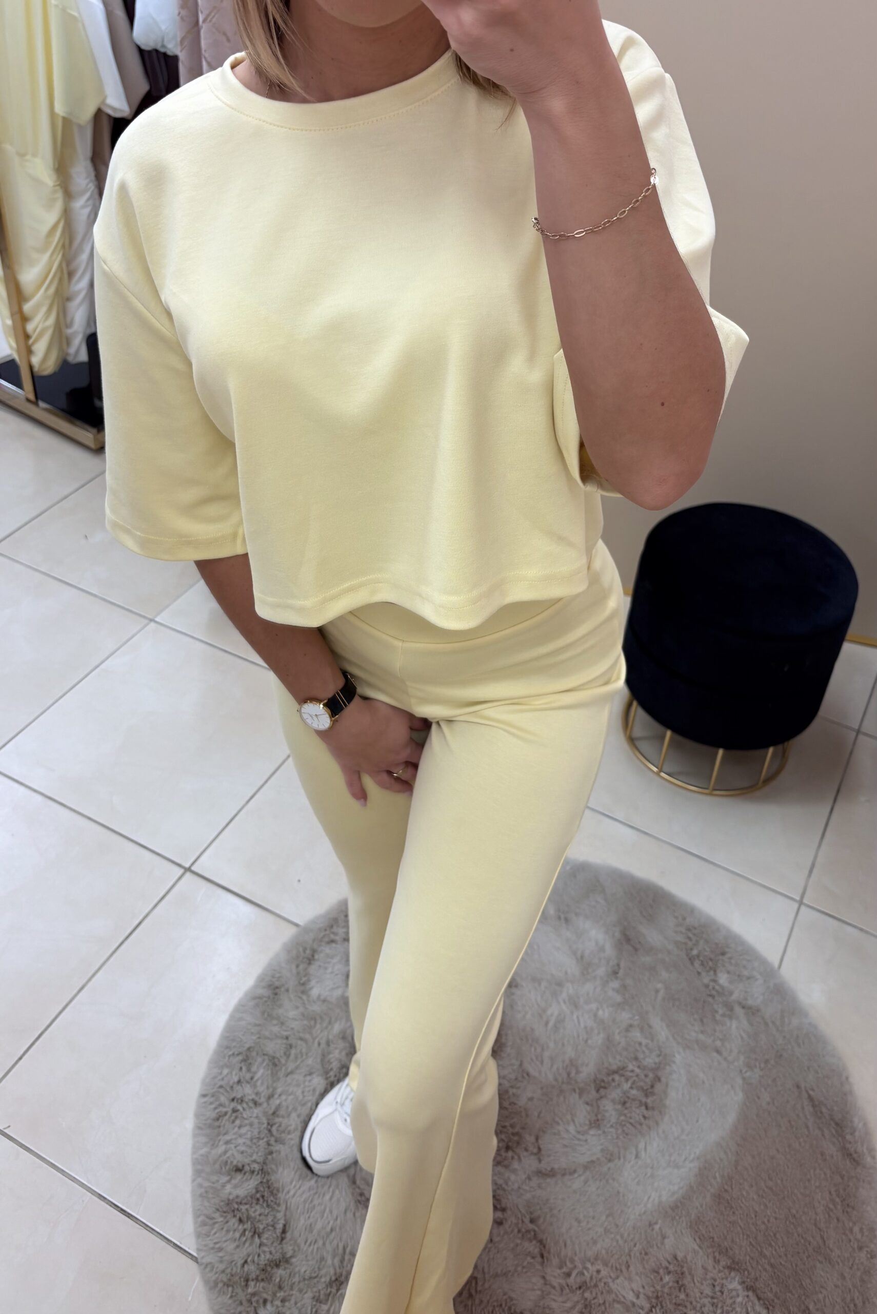 Komplet damski crop top + spodnie - żółty